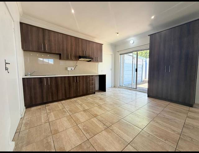 1 BEDROOM PROPERTY TO RENT IN BLOEMHOF